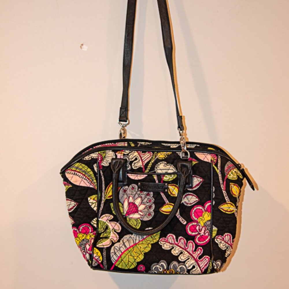 Vera Bradley Cross Body Zipper closure Bag Moon Blooms Quilted